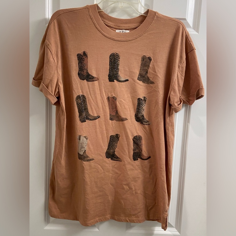 Women's Maurices Cowboy Boots studded t shirt Oversized XS Tan Brown Western EUC